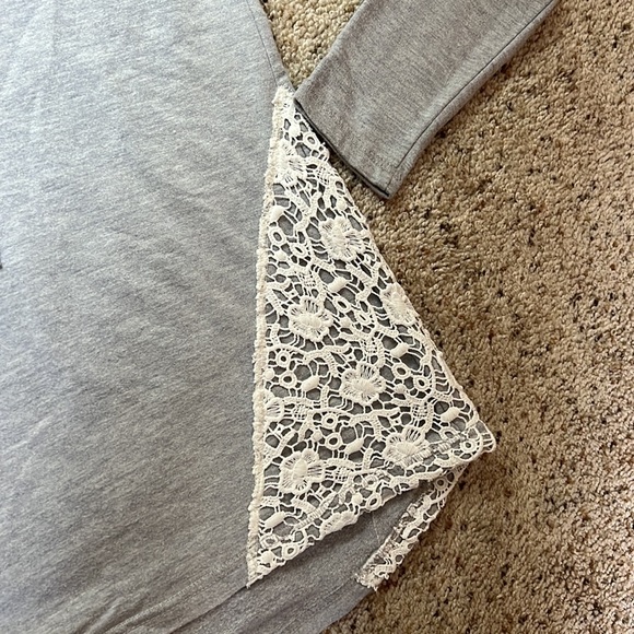 G.H. Bass Gray Lace Overlay Turtleneck Sweatshirt- XS - Picture 5 of 5